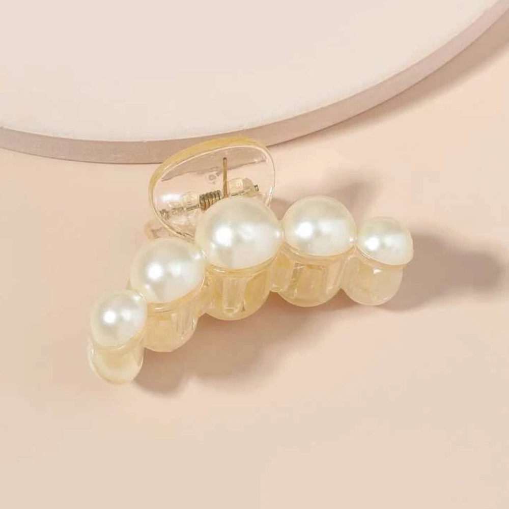 Pearl Hair Claw
